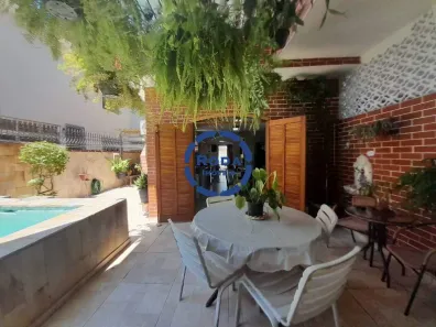 Casa com 3 Quartos à venda, 218m² no Embaré, Santos
