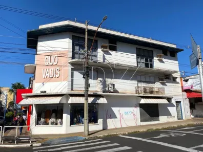 Sala Comercial para alugar, 213m² no Centro, Araraquara