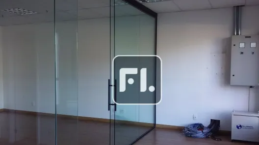 Sala Comercial para alugar, 338m² no Sítio Tamboré Alphaville, Barueri