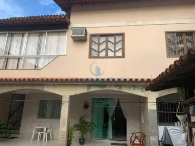 Sobrado com 6 Quartos à venda, 240m² no Jardim Botânico, Cariacica