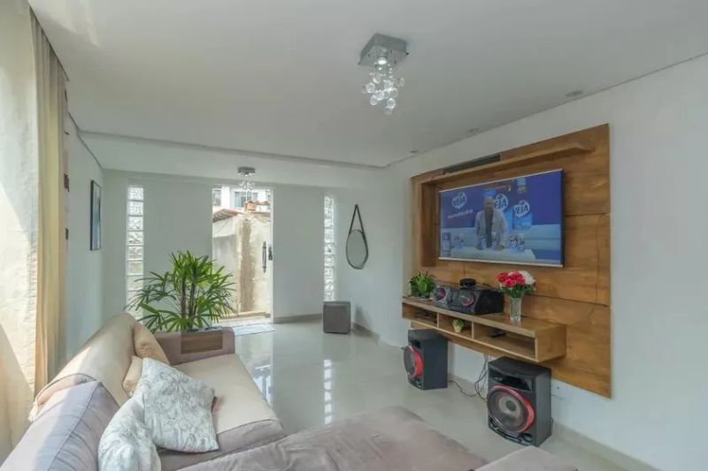 Casa com 4 quartos — Nova Suíssa, Belo Horizonte