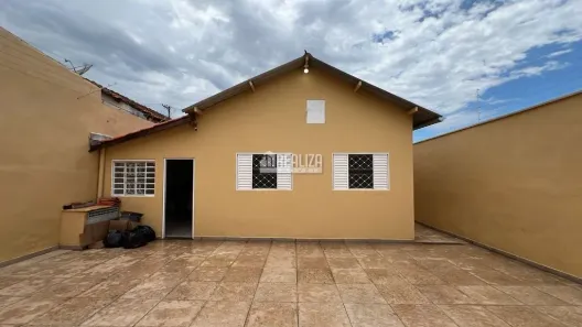 Casa com 4 Quartos à venda, 111m² no Núcleo Habitacional Silvério Cartafina, Uberaba