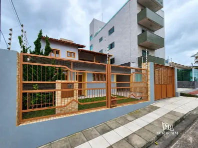 Casa com 3 Quartos à venda, 275m² no Barreiros, São José