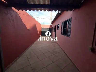 Casa com 2 Quartos para alugar, 55m² no Cidade Jardim, Uberaba