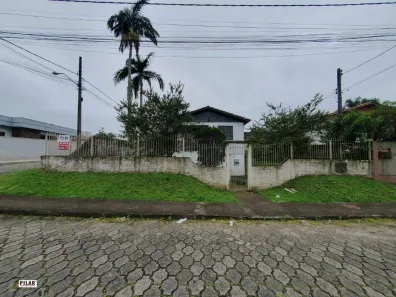 Casa com 2 Quartos para alugar, 100m² no Santa Augusta, Criciúma