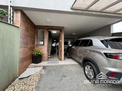 Casa com 3 Quartos à venda, 104m² no Itaum, Joinville
