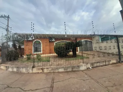 Casa com 3 Quartos à venda, 230m² no Vila Xavier (Vila Xavier), Araraquara