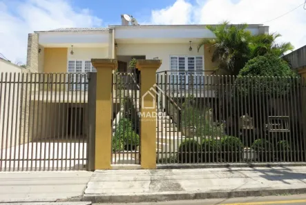 Casa com 3 Quartos à venda, 237m² no Centro, Ponta Grossa