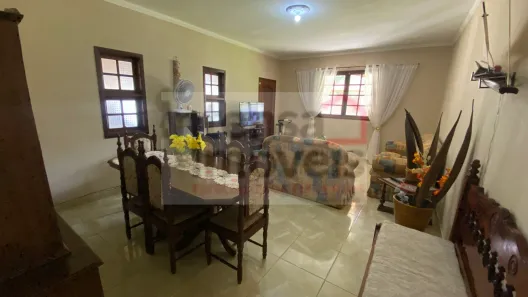 Fazenda/Sítio com 3 Quartos à venda, 1357m² no Vila Caetano, Taubaté