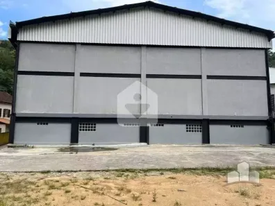 Galpão/Depósito/Armazém para alugar, 471m² no Quissama, Petrópolis