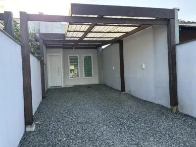 Casa com 3 Quartos para alugar, 66m² no Espinheiros, Joinville