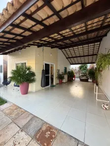 Sobrado com 3 Quartos para alugar, 220m² no Turu, São Luís