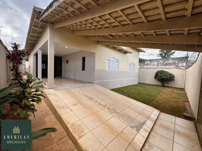 Sobrado com 4 Quartos para alugar, 120m² no Jardim Balneário Meia Ponte, Goiânia