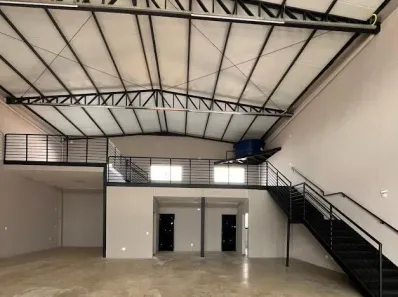Galpão/Depósito/Armazém à venda, 361m² no Novo Mundo, Uberlândia