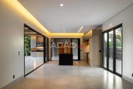 Casa de Condomínio com 4 Quartos à venda, 305m² no , Bela Vista de Goiás