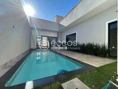 Casa com 3 Quartos à venda, 140m² no Novo Mundo, Uberlândia