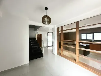 Casa de Condomínio com 4 Quartos para alugar, 380m² no Jardins Paris, Goiânia
