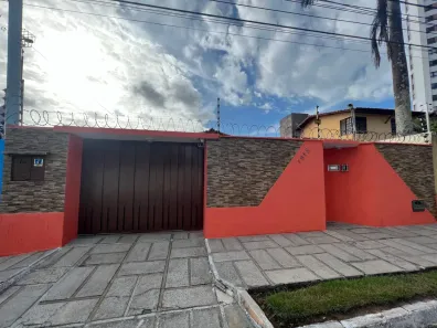 Casa com 4 Quartos à venda, 261m² no Capim Macio, Natal