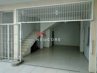 Sobrado com 2 Quartos à venda, 300m² no Bucarein, Joinville