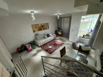 Casa com 3 Quartos à venda, 150m² no Cabral, Contagem