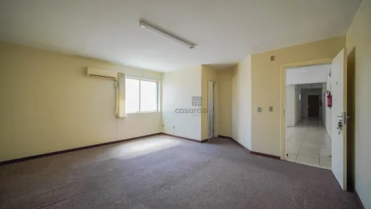 Sala Comercial para alugar, 28m² no Centro, Pelotas