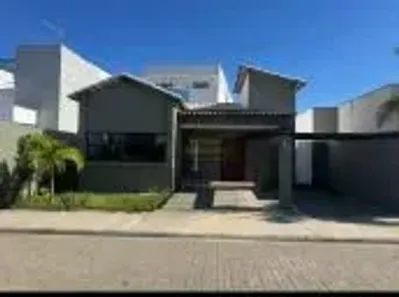 Casa de Condomínio com 3 Quartos para alugar, 120m² no Centro, São Pedro da Aldeia