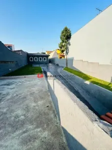 Casa com 3 Quartos para alugar, 500m² no Vila Príncipe de Gales, Santo André