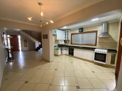 Sobrado com 3 Quartos à venda, 221m² no Jardim Regina, Indaiatuba