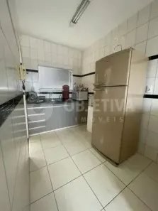 Apartamento com 2 Quartos à venda, 57m² no Segismundo Pereira, Uberlândia