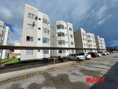 Apartamento com 2 Quartos para alugar, 58m² no Forquilhinha, São José