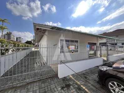 Prédio Comercial para alugar, 169m² no América, Joinville