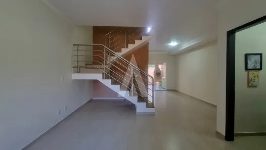 Casa com 3 Quartos para alugar, 123m² no Bom Retiro, Joinville