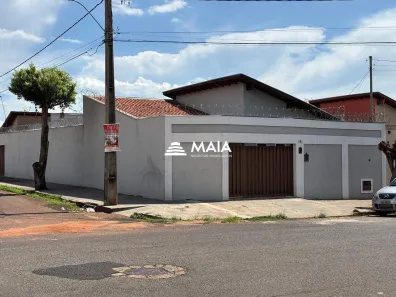 Casa com 3 Quartos à venda, 158m² no Beija-Flor II, Uberaba