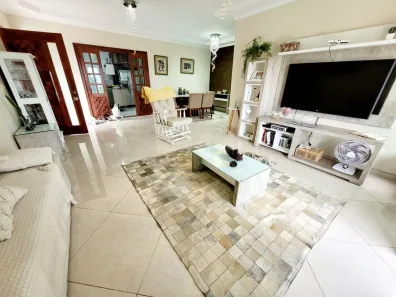 Casa com 3 Quartos à venda, 180m² no Vila Valqueire, Rio de Janeiro