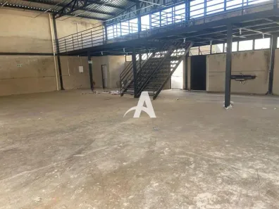 Galpão/Depósito/Armazém para alugar, 403m² no Novo Mundo, Uberlândia