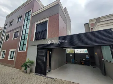 Sobrado com 3 Quartos à venda, 112m² no Água Verde, Curitiba