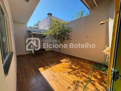 Casa com 3 Quartos para alugar, 12m² no Minas Gerais, Uberlândia