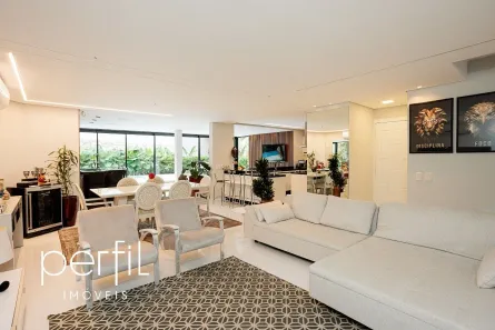 Sobrado com 3 Quartos à venda, 320m² no Nova Brasília, Joinville
