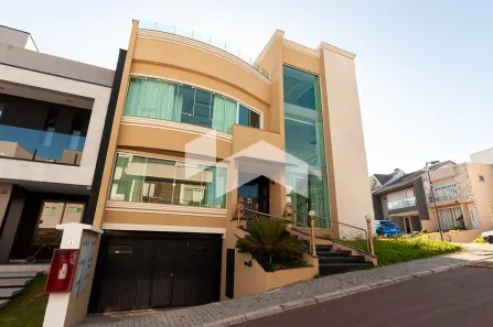 Casa de Condomínio com 3 Quartos para alugar, 306m² no Bairro Alto, Curitiba