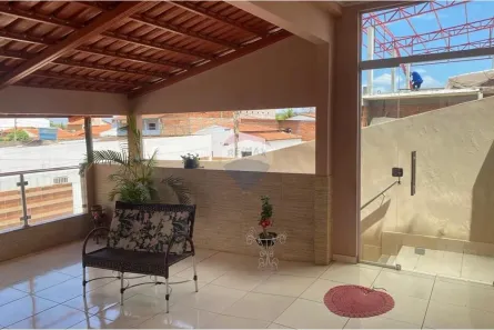 Sobrado com 7 Quartos à venda, 250m² no Bandeirantes, Barreiras