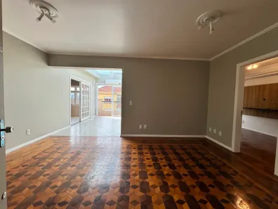 Apartamento com 2 Quartos para alugar, 100m² no Passo da Areia, Porto Alegre