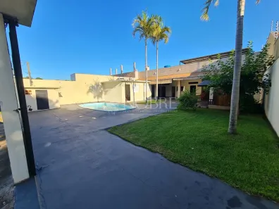 Fazenda/Sítio com 4 Quartos à venda, 220m² no Jardim Guairacá, Maringá