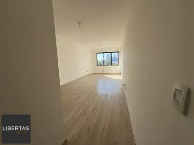 Sala Comercial com 1 Quarto à venda, 35m² no Passo da Areia, Porto Alegre