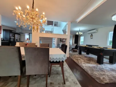 Casa de Condomínio com 4 Quartos à venda, 471m² no Umbará, Curitiba