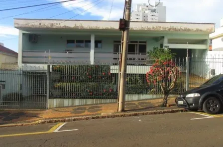 Imóvel Comercial com 4 Quartos para alugar, 373m² no Centro, Piracicaba