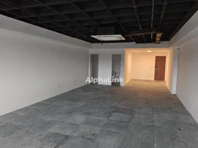 Sala Comercial para alugar, 82m² no Dezoito do Forte Empresarial/Alphaville., Barueri