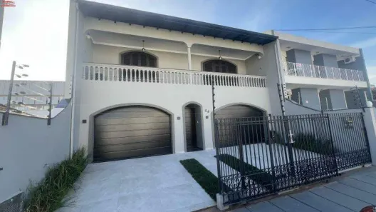 Casa com 5 Quartos para alugar, 335m² no Balneário, Florianópolis