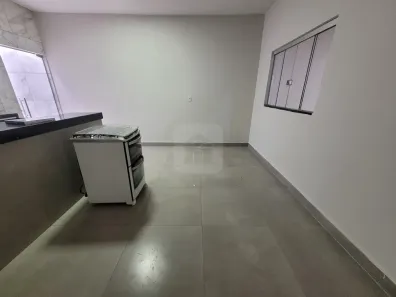 Casa com 2 Quartos para alugar, 100m² no Shopping Park, Uberlândia