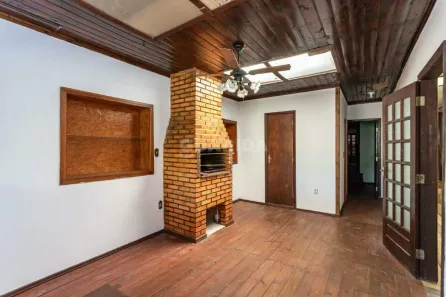 Casa com 3 Quartos para alugar, 239m² no Partenon, Porto Alegre