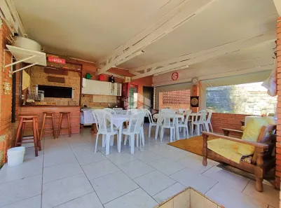 Casa com 2 Quartos à venda, 250m² no Jardim Carvalho, Porto Alegre
